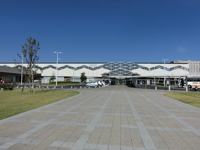 駅舎 (南口)