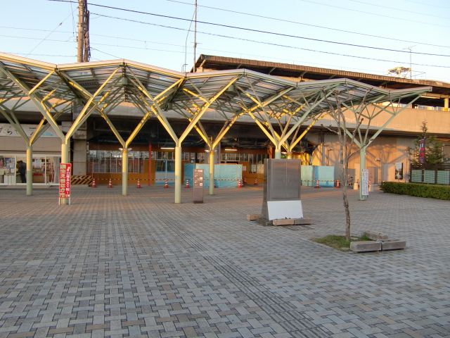 駅舎 (南口)