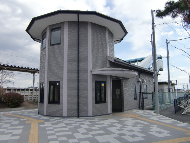 駅舎 (南口)