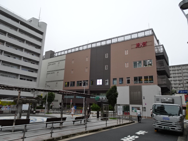 駅舎 (東口)