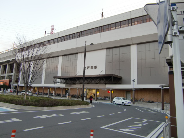 駅舎 (東口)