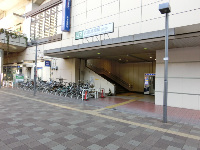 駅舎 (西口1F)
