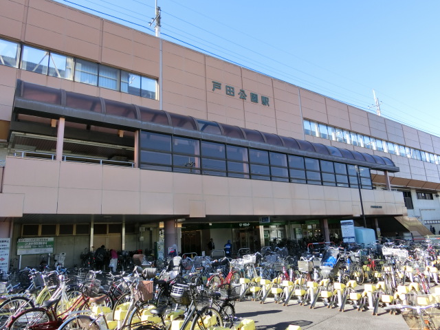 駅舎 (東口)