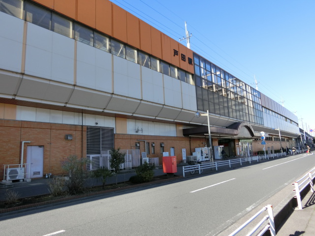 駅舎 (東口)