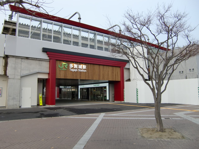 駅舎 (南口)