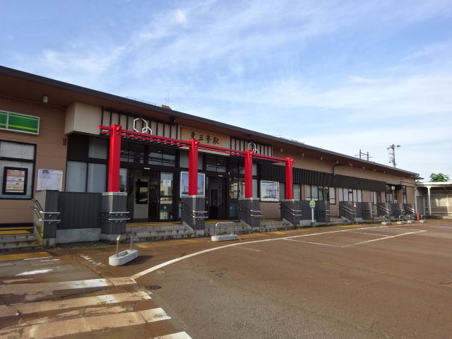 駅舎 (正面口)
