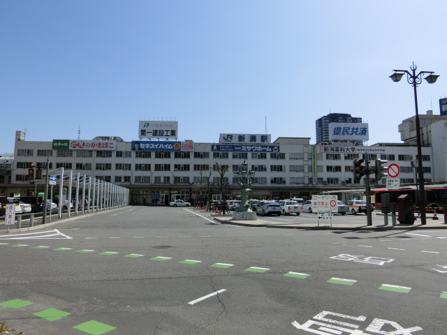 駅舎 (万代口)