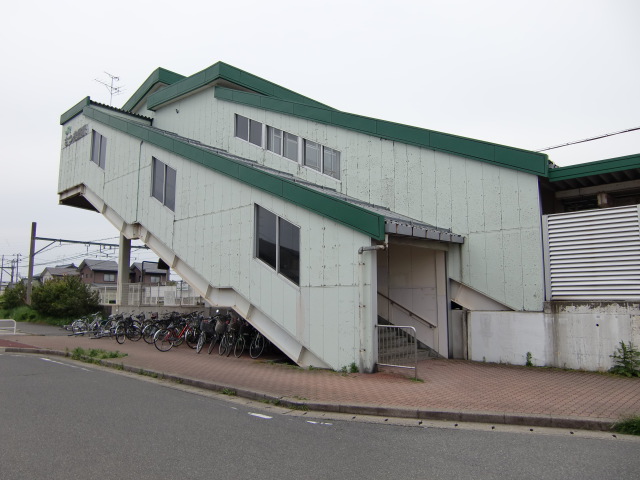 駅舎 (西口)