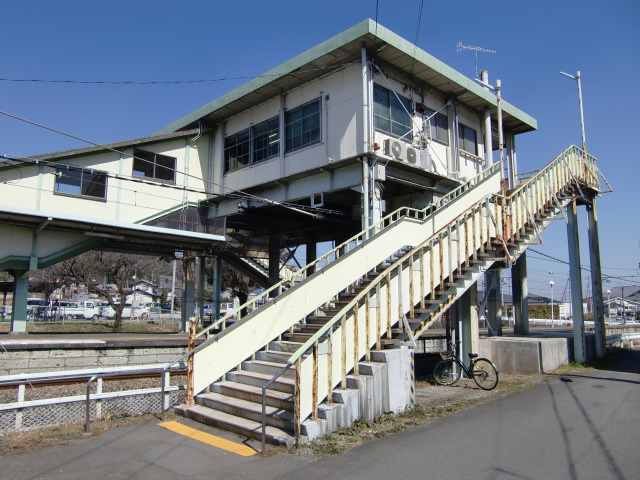 駅舎 (南口)