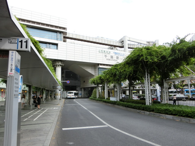 駅舎 (東口)