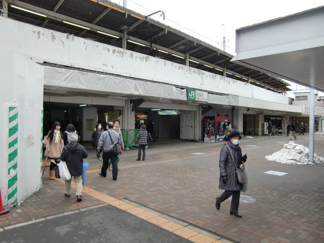 駅舎 (南口)