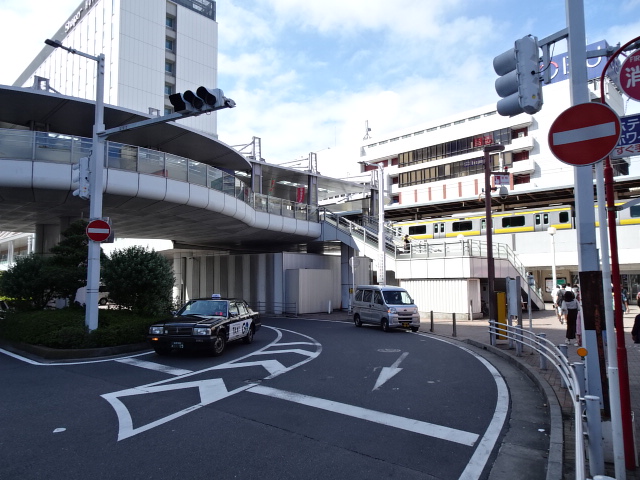 駅舎 (南口)