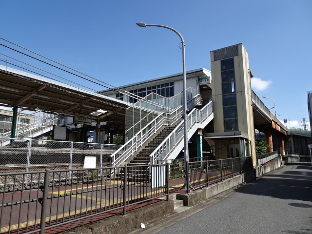 駅舎 (南口)