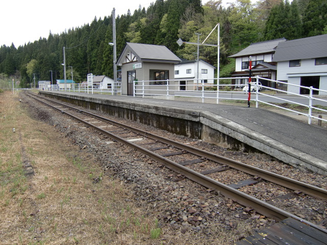 ホーム全景