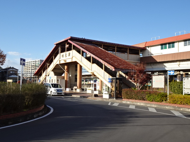 駅舎 (南口)