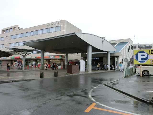 駅舎 (南口)