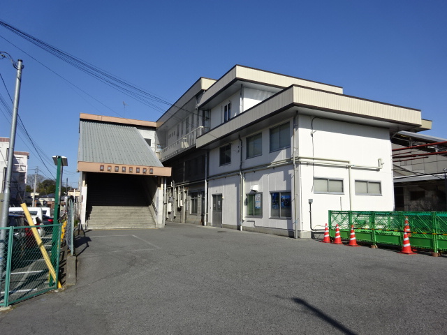 駅舎 (南口)