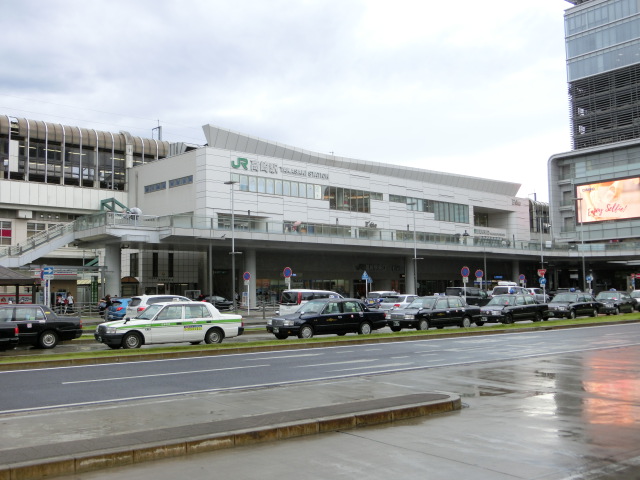 駅舎 (東口)