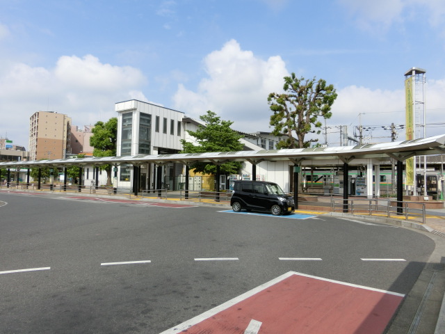 駅舎 (東口)