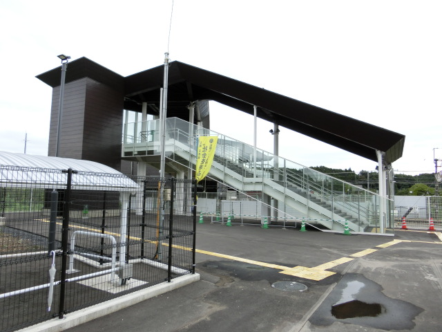 駅舎 (西口)