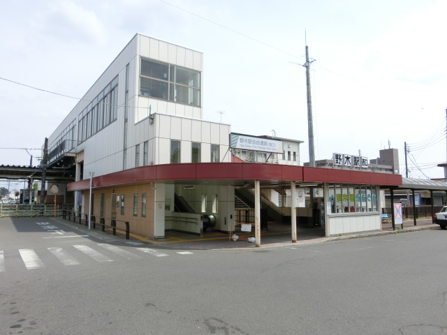 駅舎 (西口)