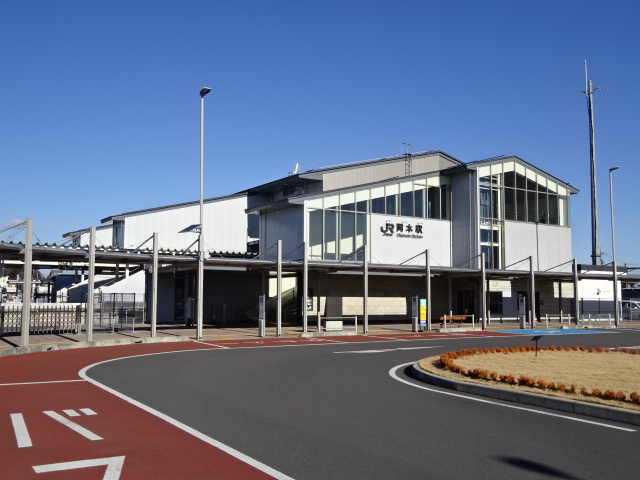 駅舎 (東口)