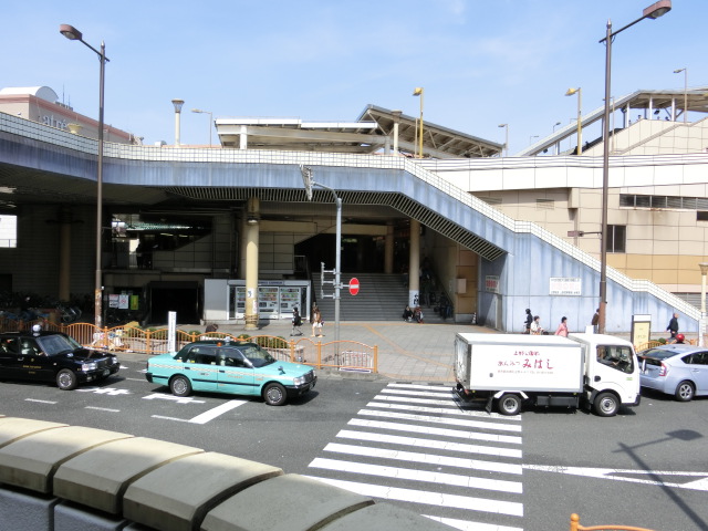 駅舎 (浅草口)