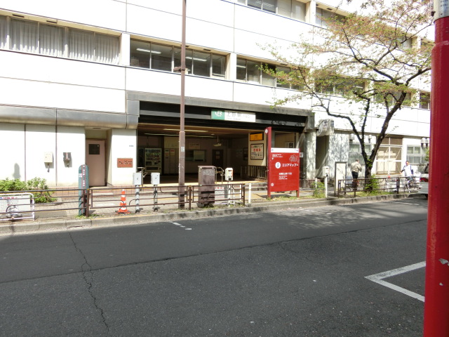 駅舎 (入谷口)