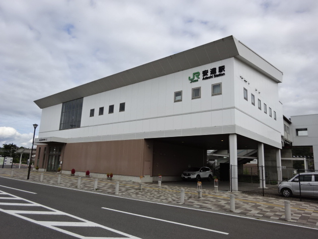 駅舎 (西口)