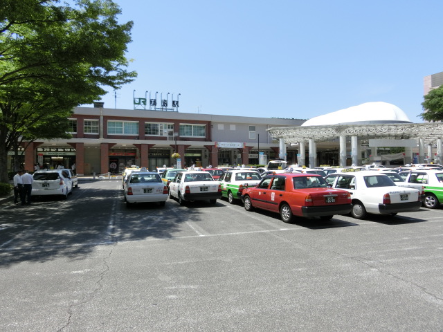 駅舎 (東口)