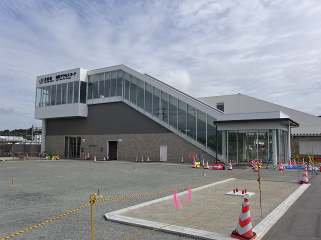 駅舎 (西口)