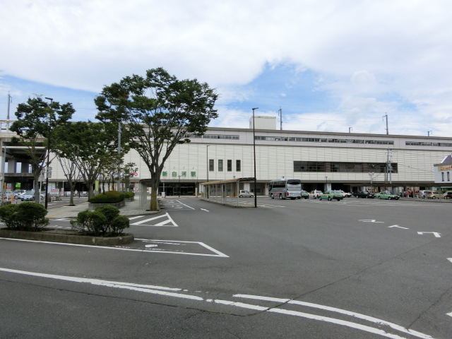 駅舎 (東口)