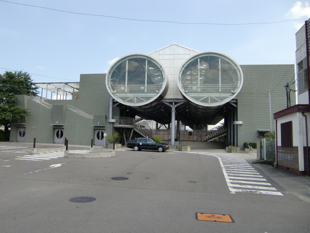 駅舎 (西口)