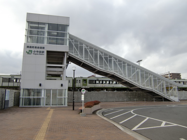 駅舎 (東口)