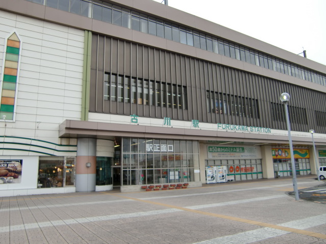 駅舎 (正面口)