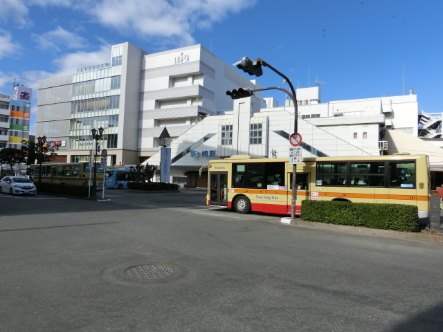 駅舎 (南口)