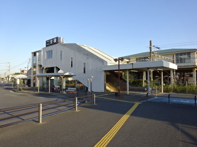 駅舎 (北口)