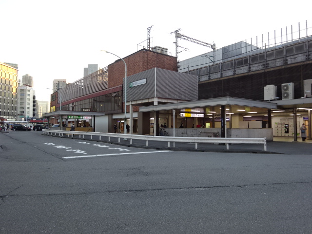 駅舎 (汐留口)