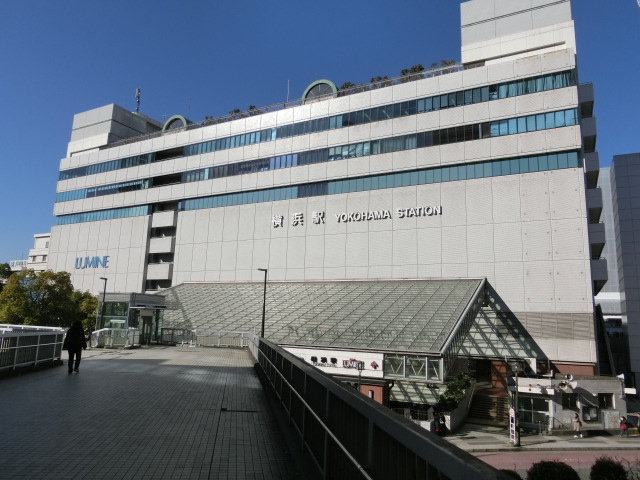 駅舎 (東口)