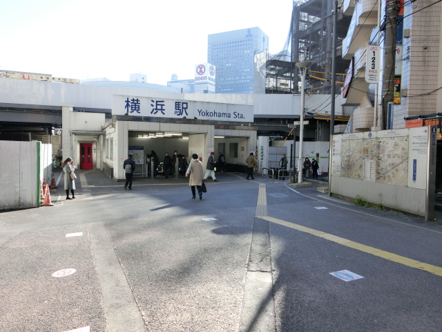駅舎 (きた西口)
