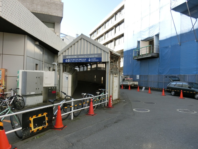 駅舎 (みなみ東口)