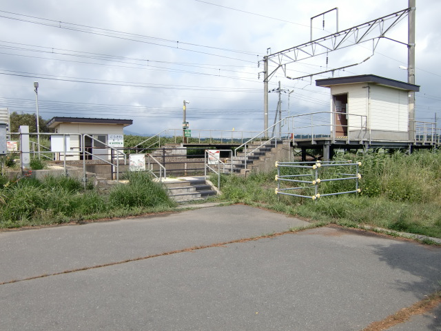 駅出入口
