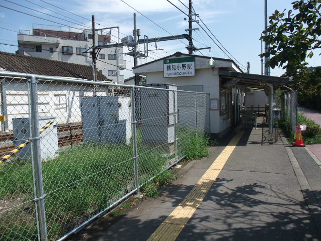 駅舎 (2番線側)