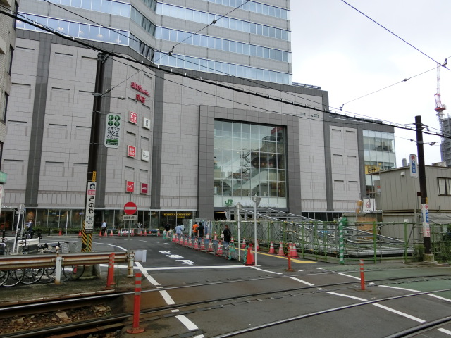 駅舎 (南口)