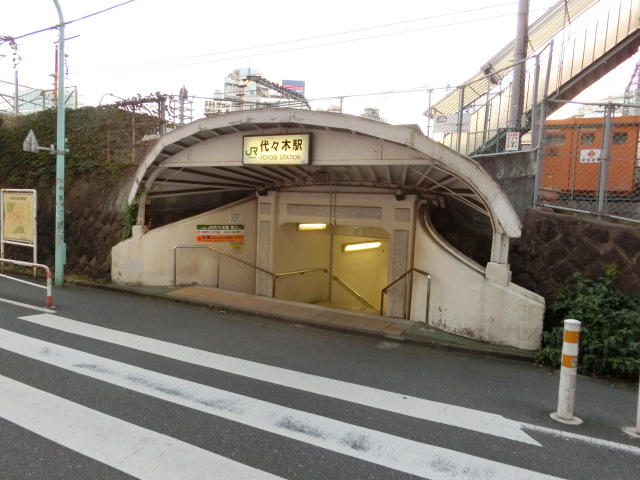駅舎 (東口)