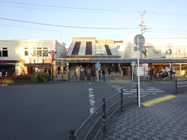 駅舎 (南口)