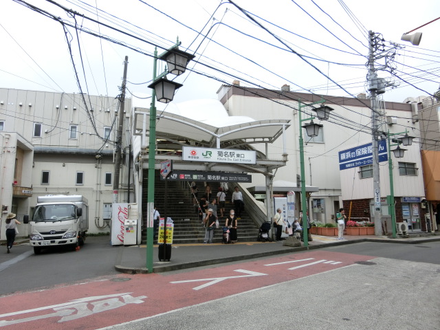 駅舎 (東口)
