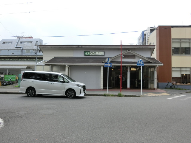 駅舎 (東口)