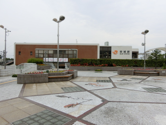 駅舎 (南口)