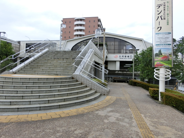 駅舎 (南口)